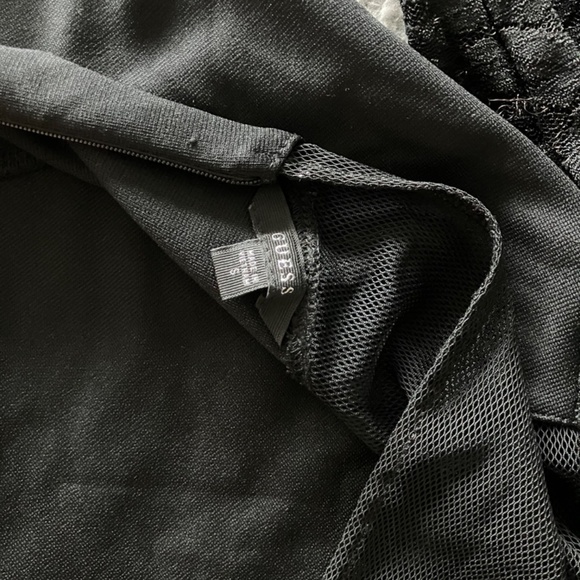 Guess Black Women’s Top (S) - Picture 6 of 6